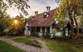 Count Kalnoky'S Transylvanian Guesthouses